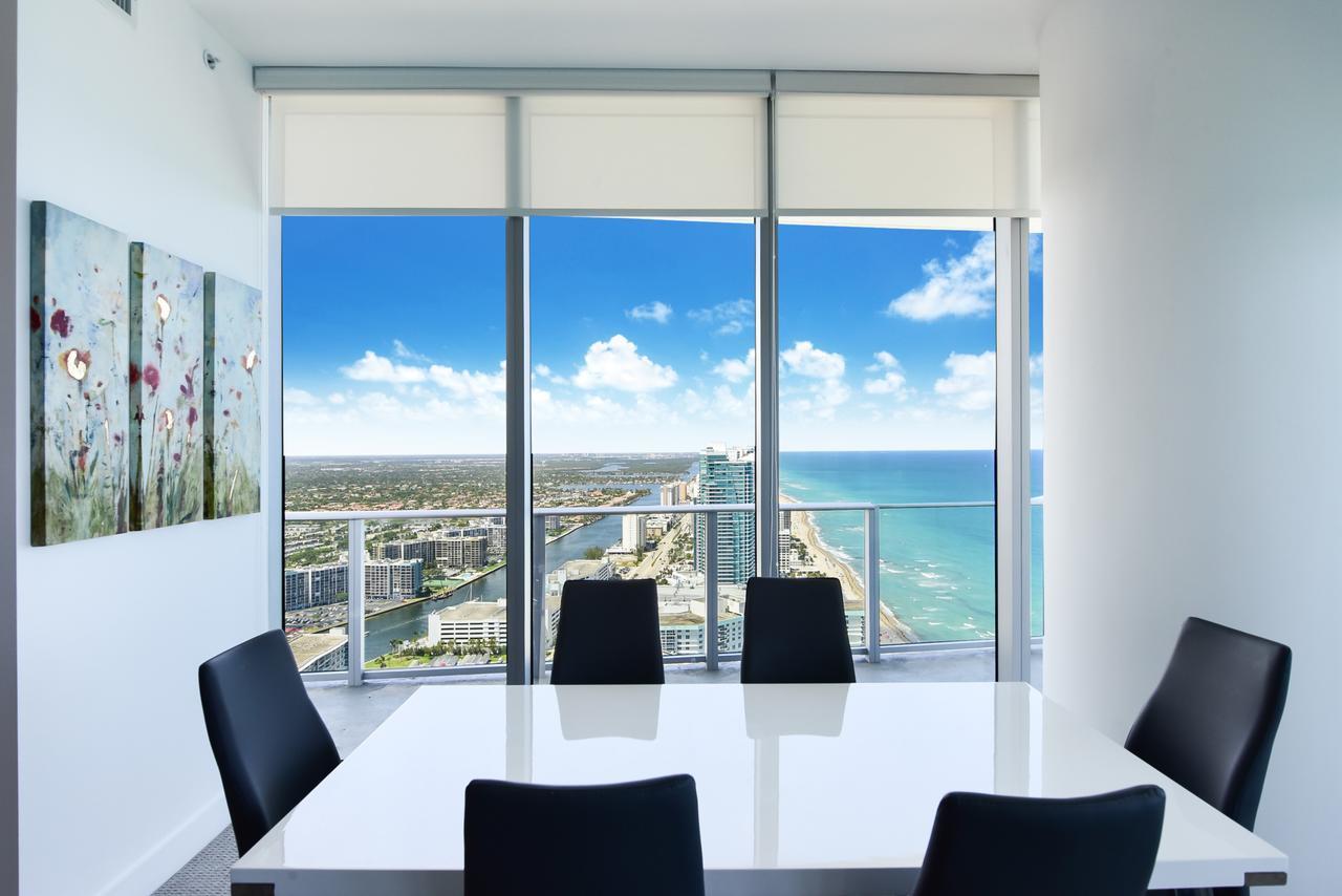 Contemporary Beach Resort Condos Dania Beach Exterior photo